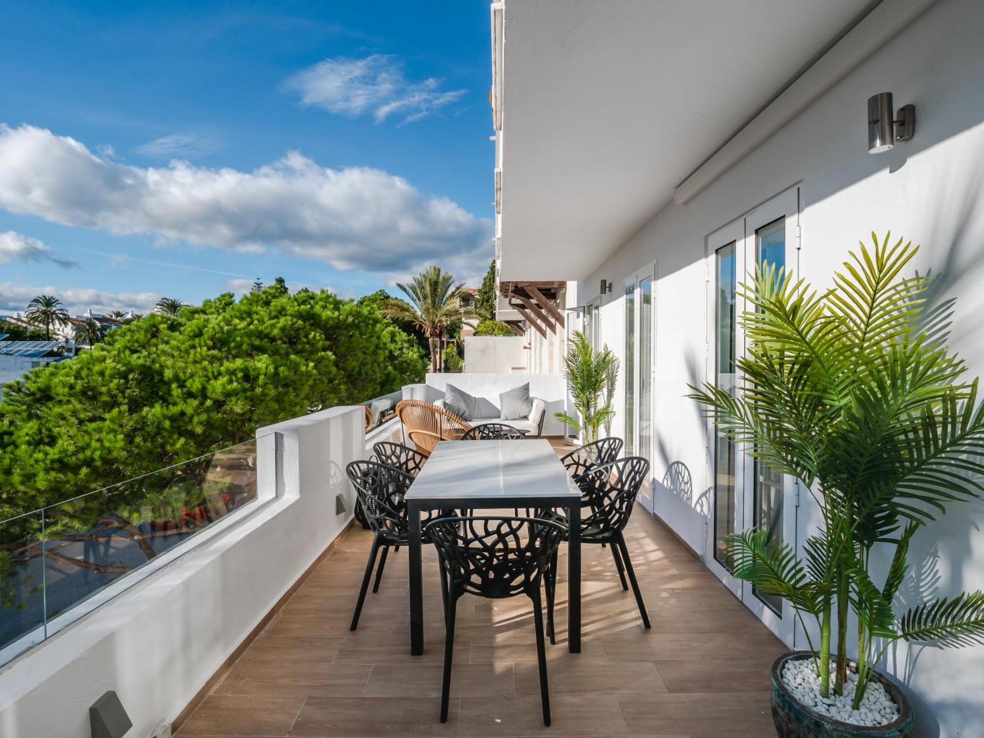 3 Bdrm Stylish Apt W Pool In Puerto Banus Marbella Ngoại thất bức ảnh