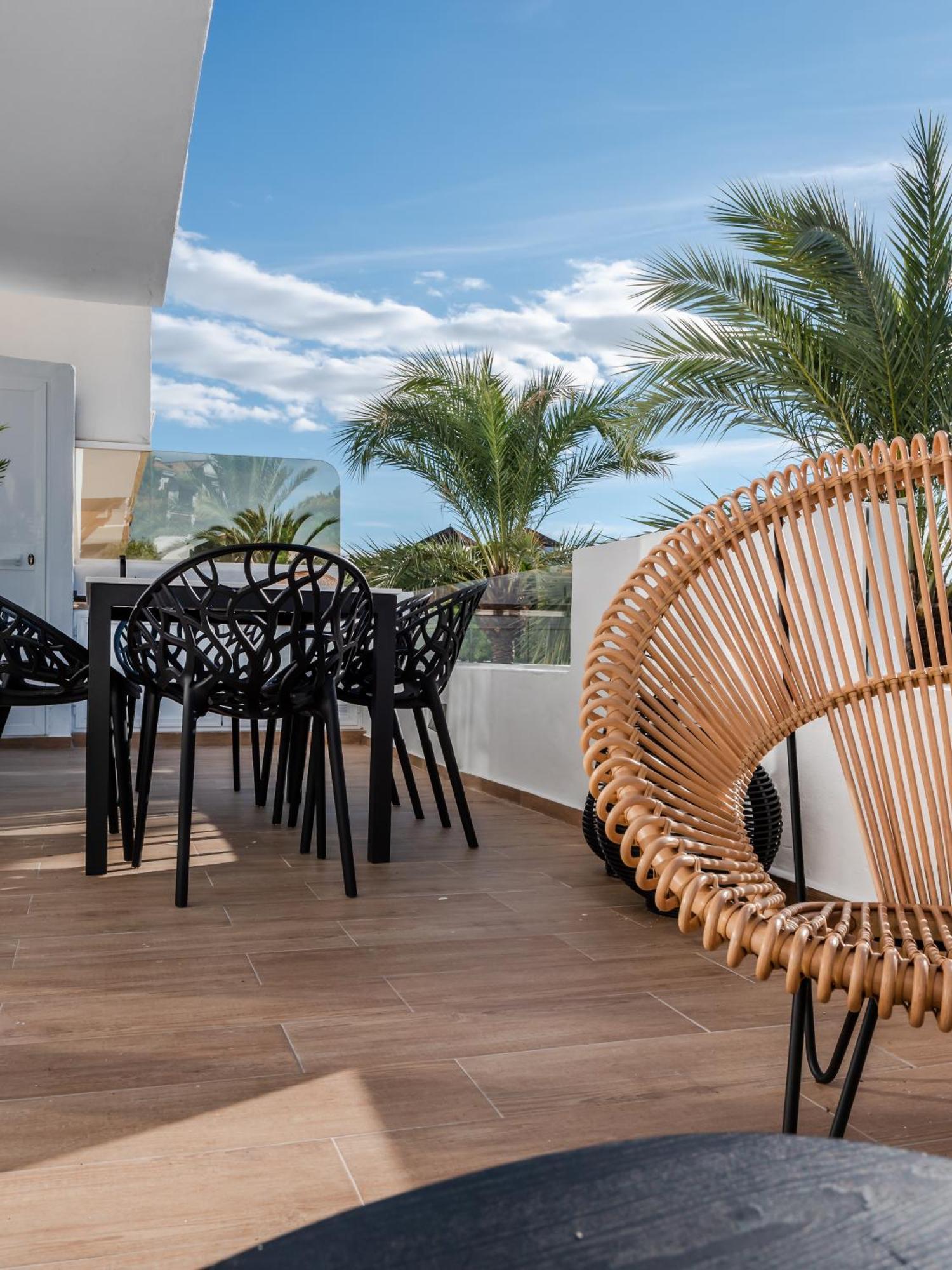 3 Bdrm Stylish Apt W Pool In Puerto Banus Marbella Ngoại thất bức ảnh