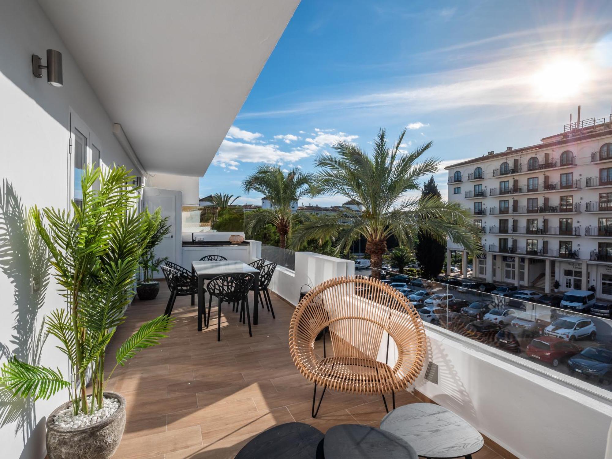 3 Bdrm Stylish Apt W Pool In Puerto Banus Marbella Ngoại thất bức ảnh