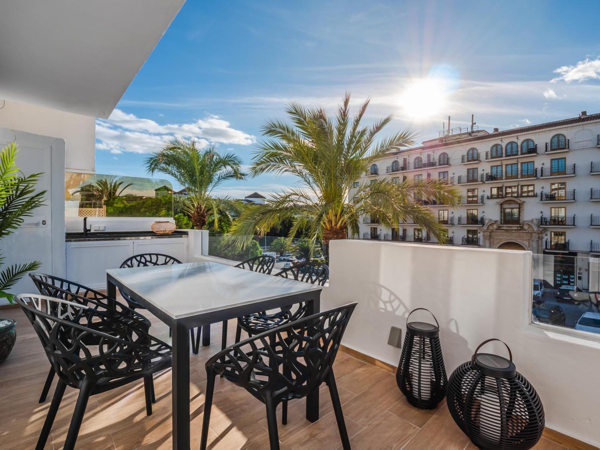 3 Bdrm Stylish Apt W Pool In Puerto Banus Marbella Ngoại thất bức ảnh