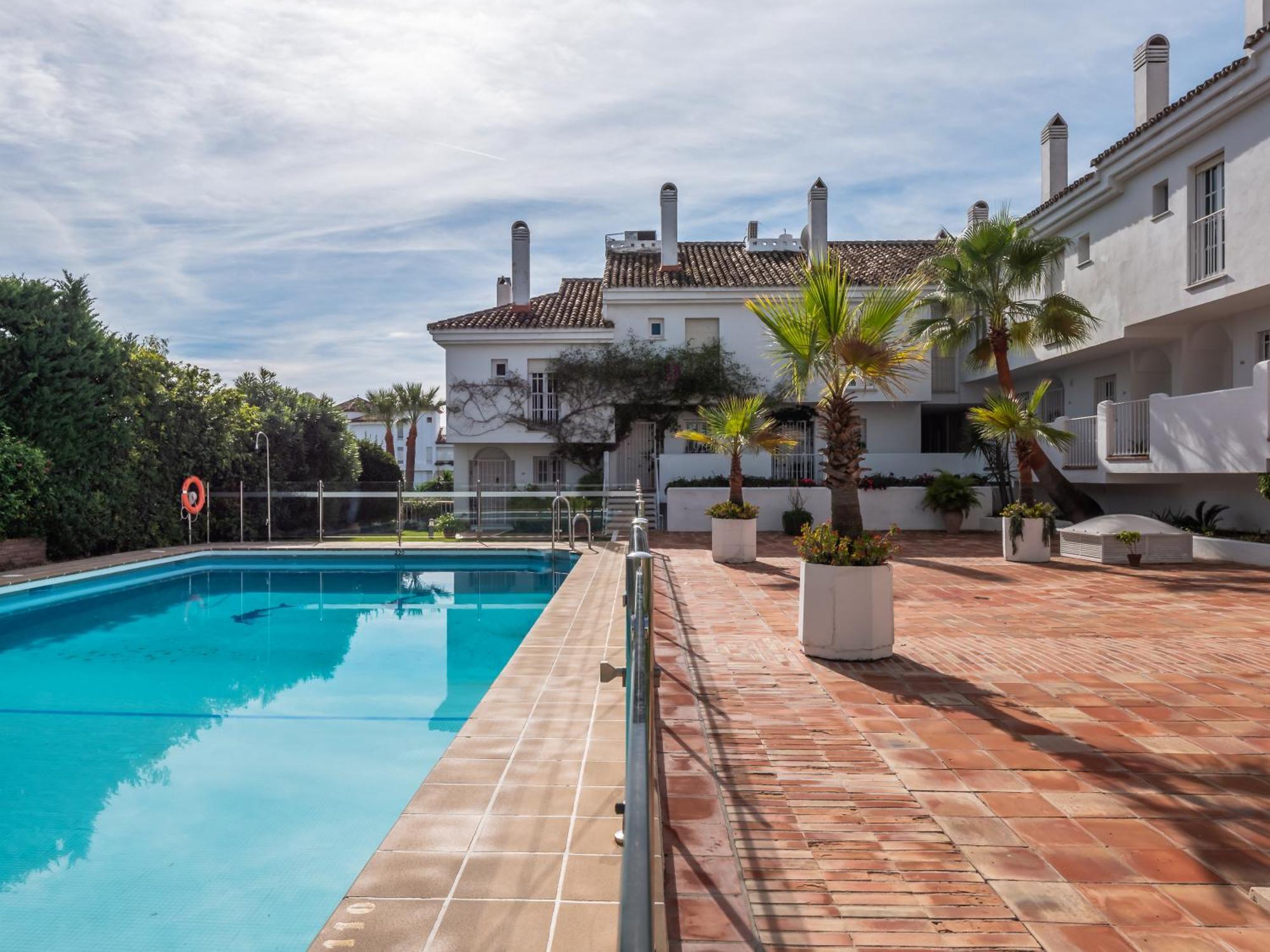 3 Bdrm Stylish Apt W Pool In Puerto Banus Marbella Ngoại thất bức ảnh