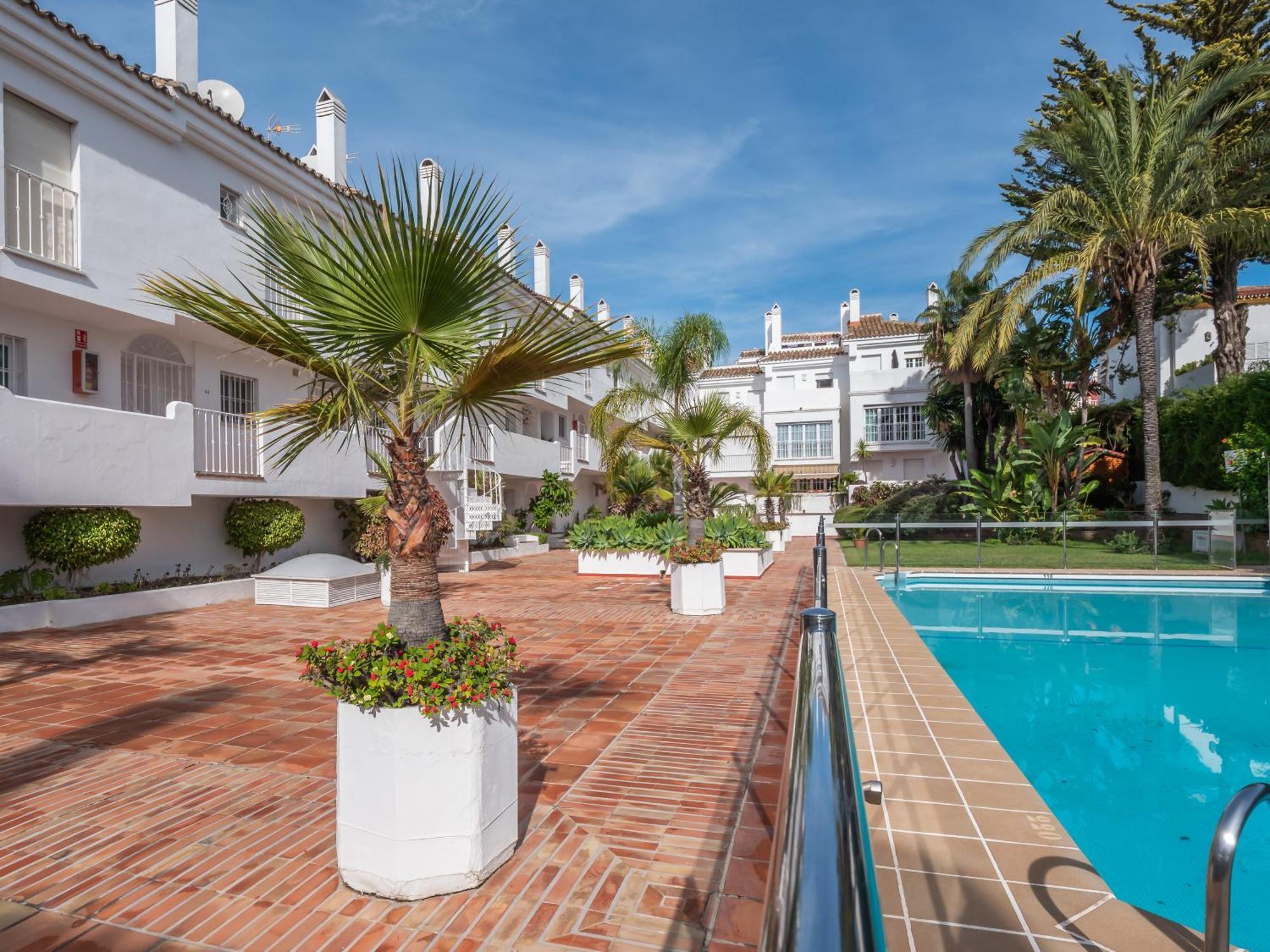3 Bdrm Stylish Apt W Pool In Puerto Banus Marbella Ngoại thất bức ảnh